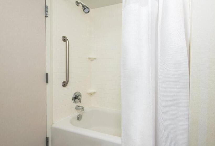 استودیوی استاندارد, Fairfield Inn & Suites – Buffalo Airport