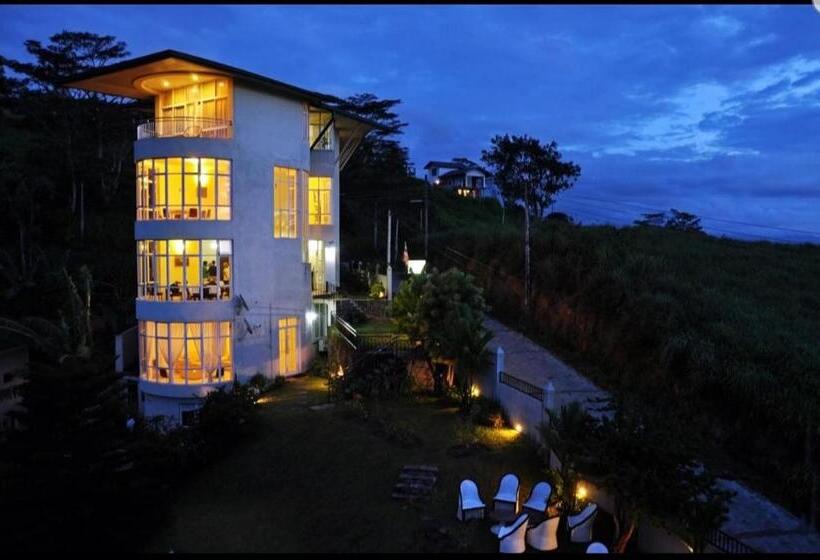 Deluxe Room, Kandyan View Holiday Bungalow   Free Pickup From Kandy City