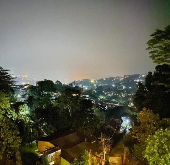 Deluxe Room, Kandyan View Holiday Bungalow   Free Pickup From Kandy City