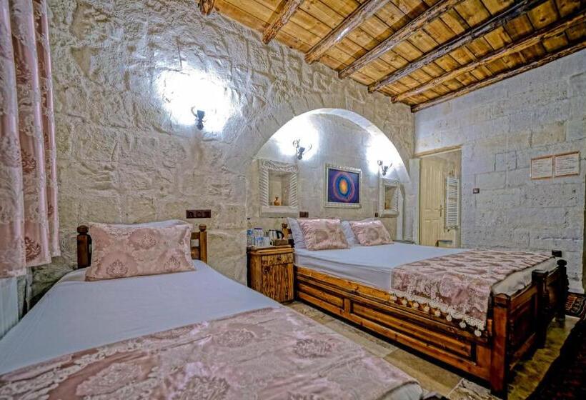 Номер Стандарт Трехместный, Elysee Cave House