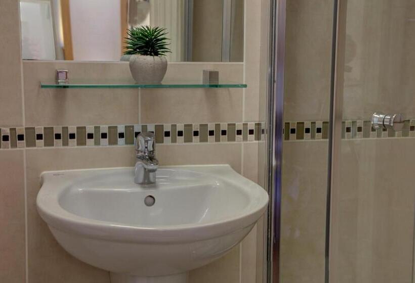 标准三人间, Best Western London Highbury