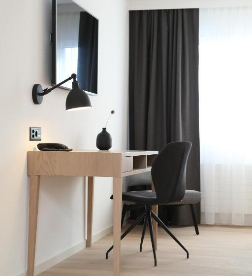 Полулюкс, Forum   Das Business & Lifestyle