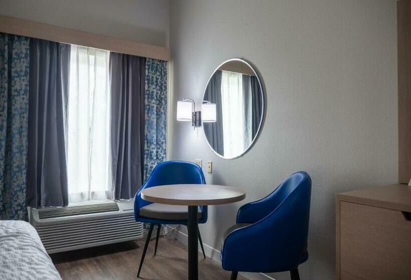 Номер Deluxe Адаптированный для Инвалидов, Days Inn & Suites By Wyndham Savannah North I95