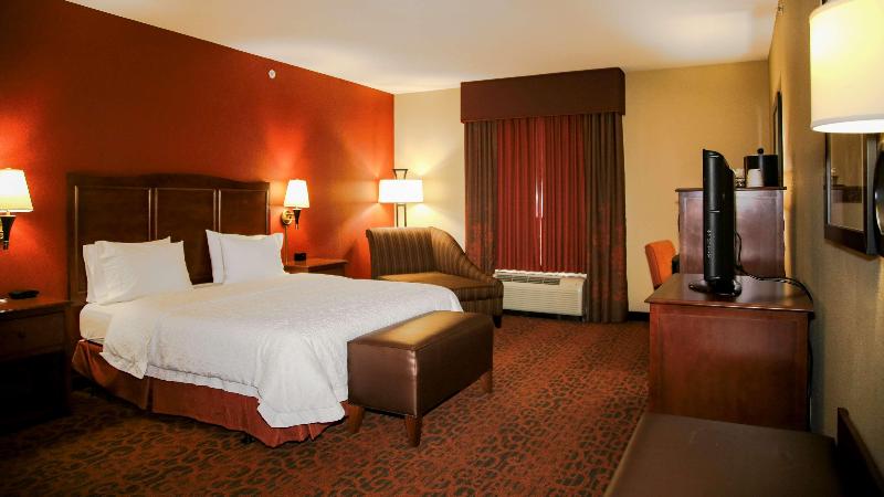 带大床的标准间, Hampton Inn Matamoras/milford