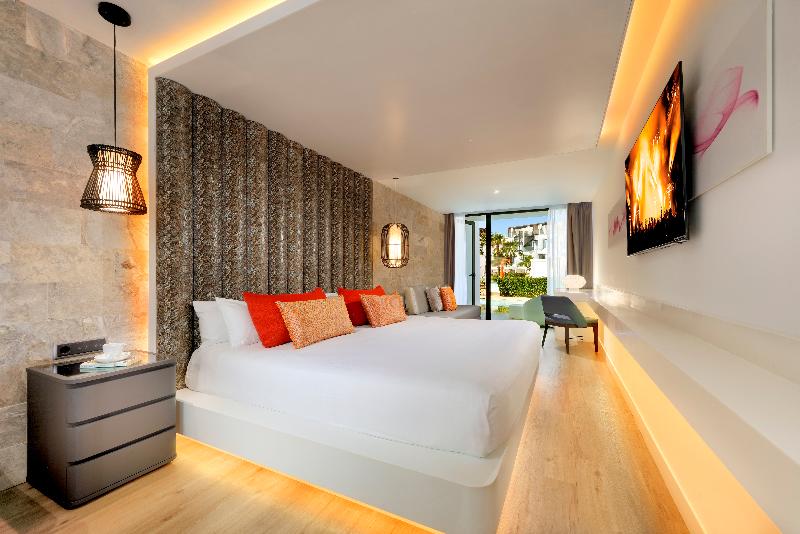 استودیوی استاندارد, The Site Hotel Ibiza