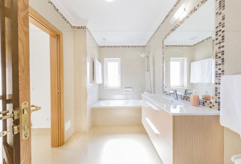 Вилла Deluxe 3 Спальни, Lakeside Country Club   Apartamentos Turísticos