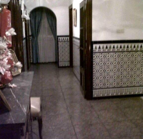 Номер Стандарт, Hostal Medina