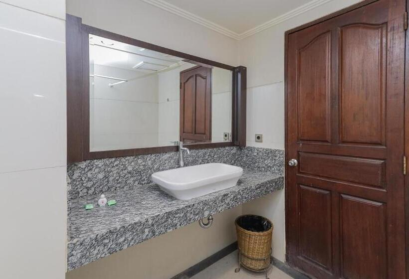 디럭스 룸, Urbanview Hotel Taman Suci Denpasar Bali