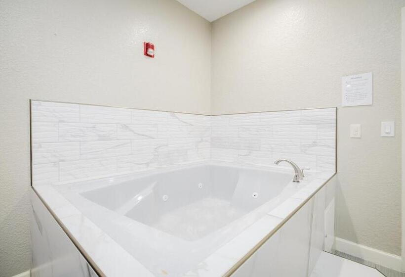 מיטת קינג בסוויטה, Winchester Inn And Suites Humble/iah/north Houston