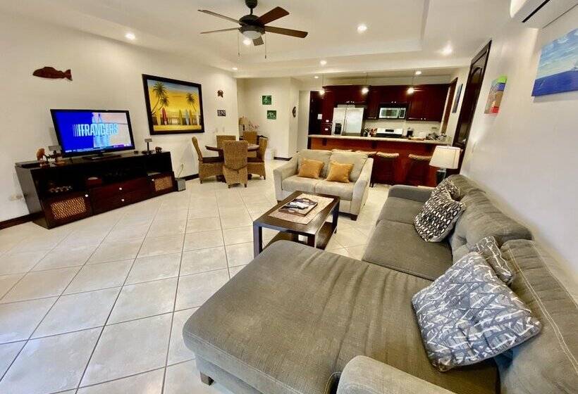 Апартаменты 1 Спальня Вид на Бассейн, Monte Carlo Luxury Condominiums