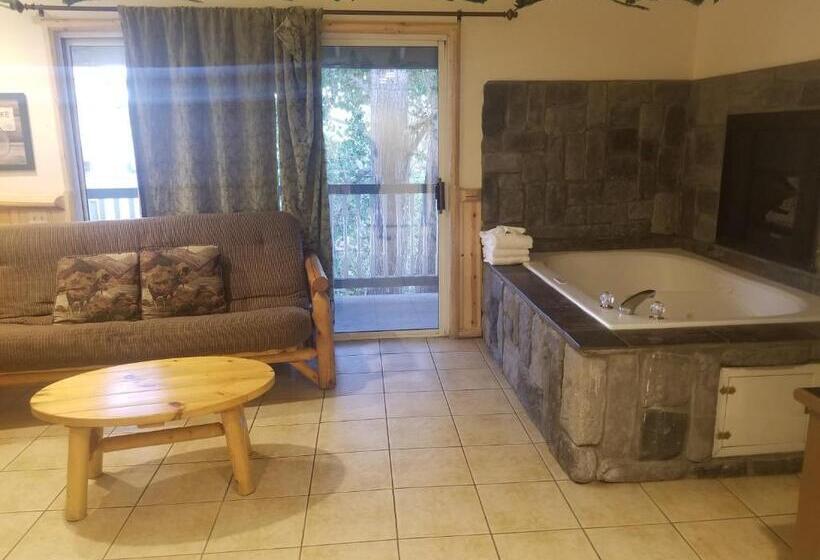 Suite z Hydromasażem, Fireside Lodge