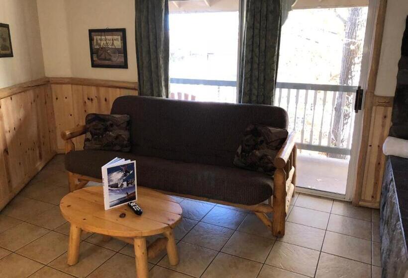 Suite z Hydromasażem, Fireside Lodge