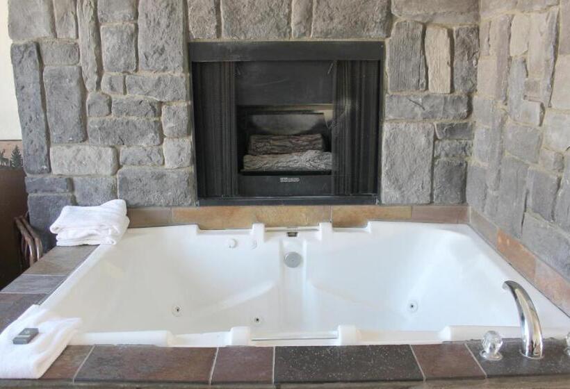Studio Standard, Fireside Lodge