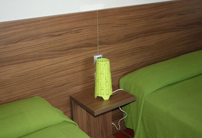 غرفة قياسية, Hostal La Estacion