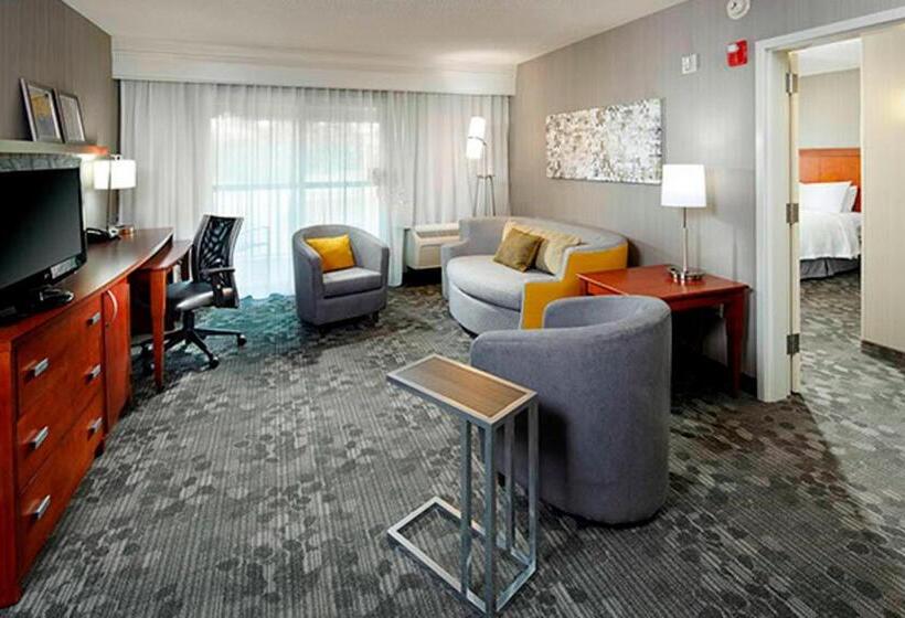 Люкс Кровать Кинг, Courtyard By Marriott Akron Stow