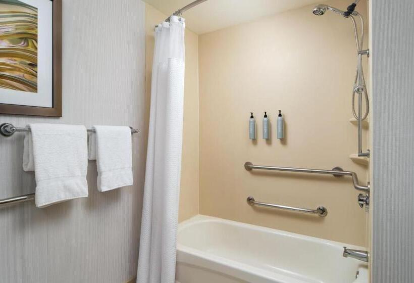 Номер Стандарт Адаптированный для Инвалидов, Courtyard By Marriott Akron Stow