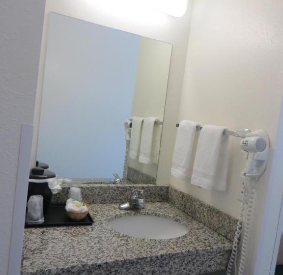 Номер Deluxe Адаптированный для Инвалидов, Travelodge By Wyndham Missouri Valley