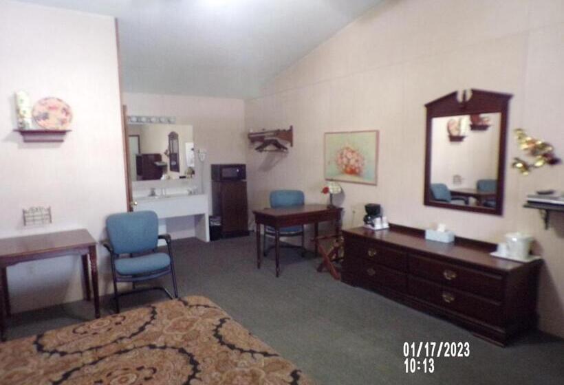 Номер Deluxe Кровать Кинг, Longhouse Lodge Motel