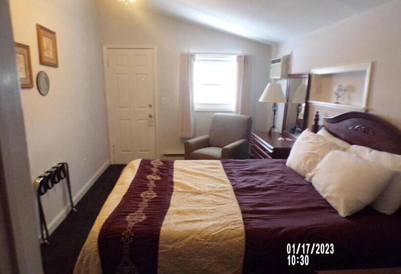 Номер Стандарт, Longhouse Lodge Motel