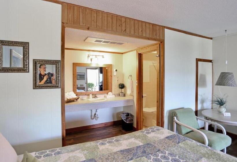 Стандартный Номер Нижний Этаж, Cape Pines Motel