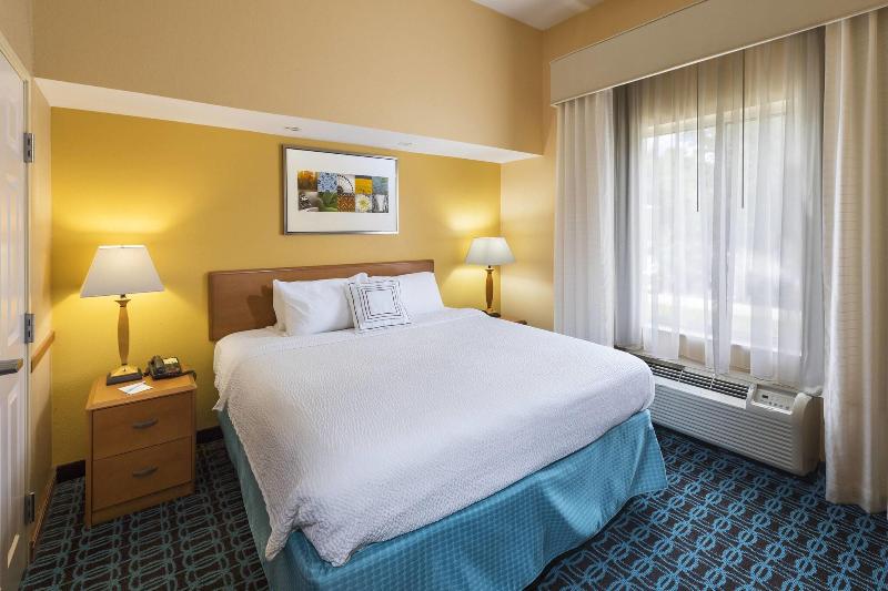 스위트 킹사이즈 침대, Fairfield Inn & Suites Marianna