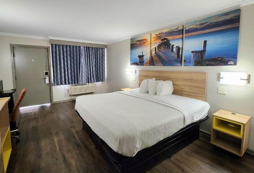 Номер Стандарт Кровать Кинг Адаптированный для Инвалидов, Days Inn By Wyndham Slidell