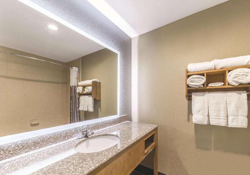 Номер Deluxe, La Quinta By Wyndham Tulsa   Catoosa