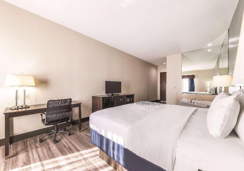 Номер Deluxe Кровать Кинг, La Quinta By Wyndham Tulsa   Catoosa