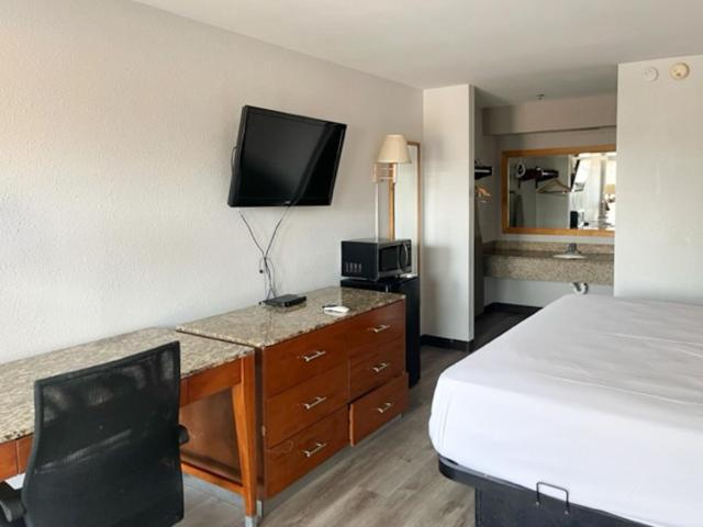 带大床的标准间, Motel 6 Laurel, Ms
