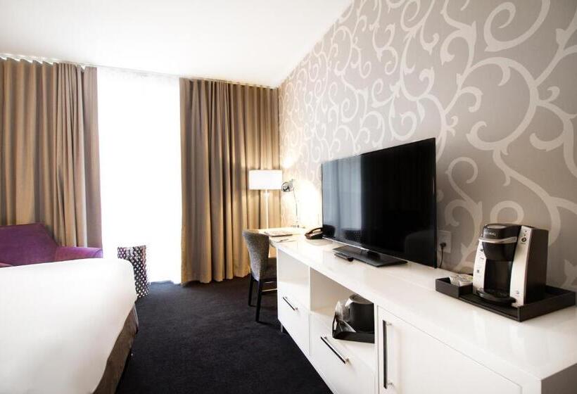 מיטת קינג בסוויטה, Tryp By Wyndham Savannah