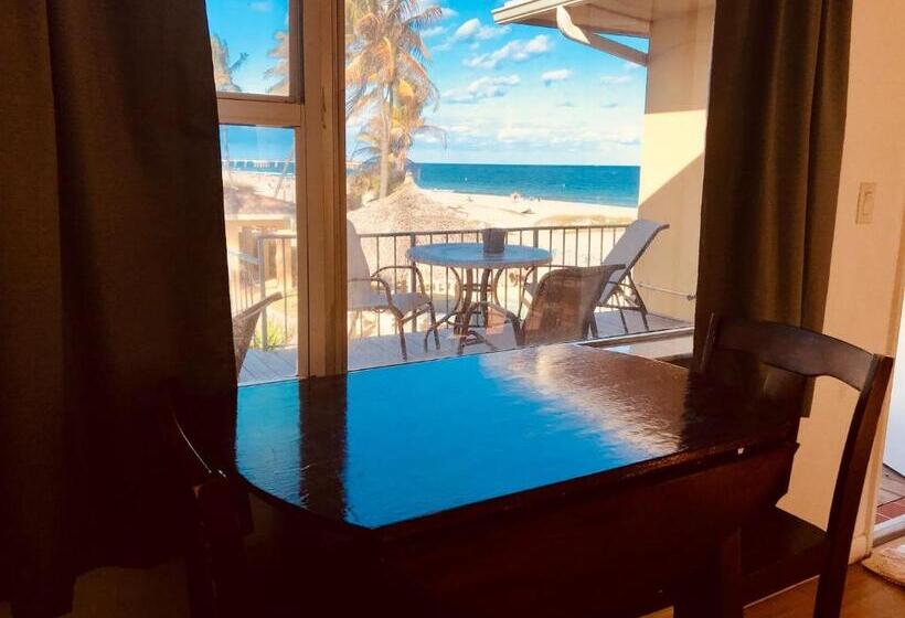 带2个双人床的标准工作室, Ebb Tide Resort