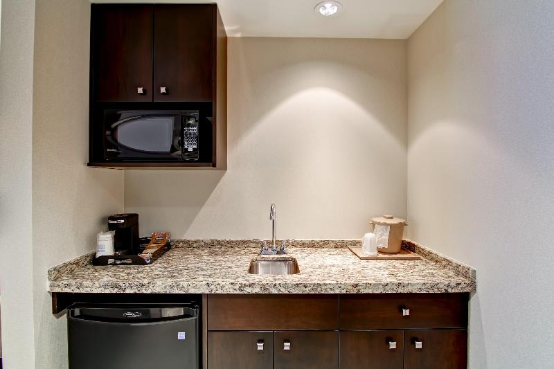 Люкс Кровать Кинг, Holiday Inn Express Hotel & Suites Waterloo   St. Jacobs Area, An Ihg