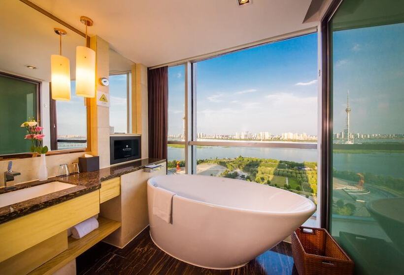 Люкс Повышенной Комфортности, Pullman Linyi Lushang