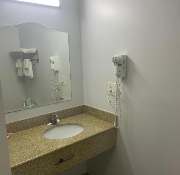 Номер Стандарт, Econo Lodge Jefferson Hills Hwy 51
