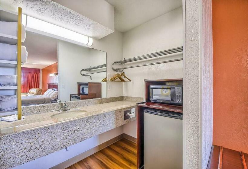 Номер Deluxe, Hillcrest Inn & Suites Ozona
