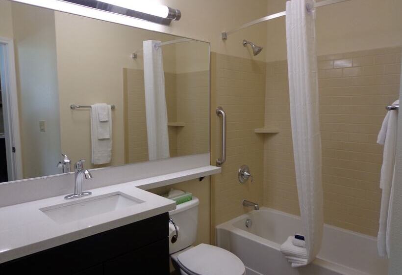 Студия Стандарт Двуспальная Кровать, Candlewood Suites Odessa, An Ihg