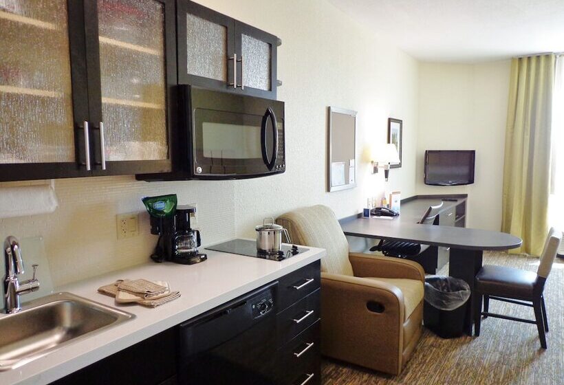 Люкс Адаптированный для Инвалидов, Candlewood Suites Odessa, An Ihg