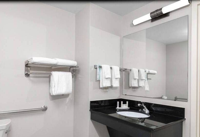 Студия Стандарт, Fairfield Inn & Suites By Marriott Wichita Downtown