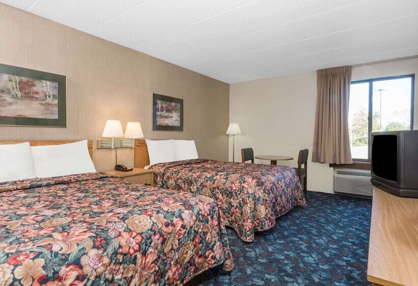 Номер Стандарт 2 Двуспальные Кровати, Knights Inn Dayton By Miller Lane
