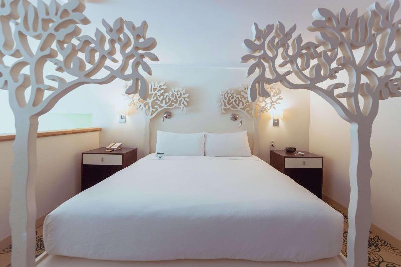 带大床的套房, Skyler Syracuse Tapestry Collection By Hilton