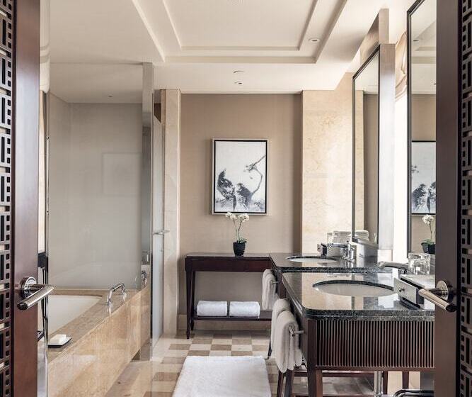 Люкс, Four Seasons Hotel Beijing