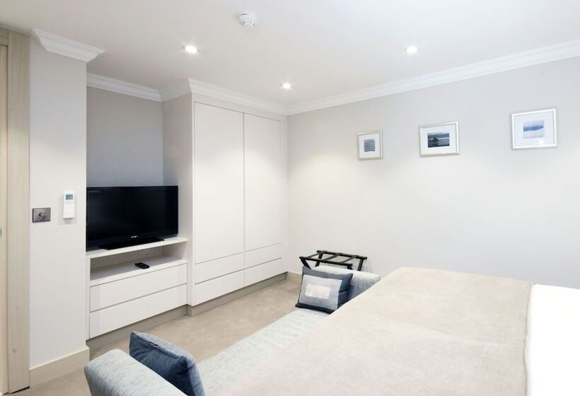 آپارتمان مدیریتی 2 خوابه, Claverley Court