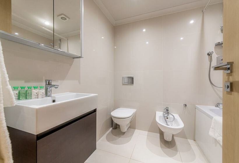 آپارتمان اجرایی 1 خوابه, Claverley Court