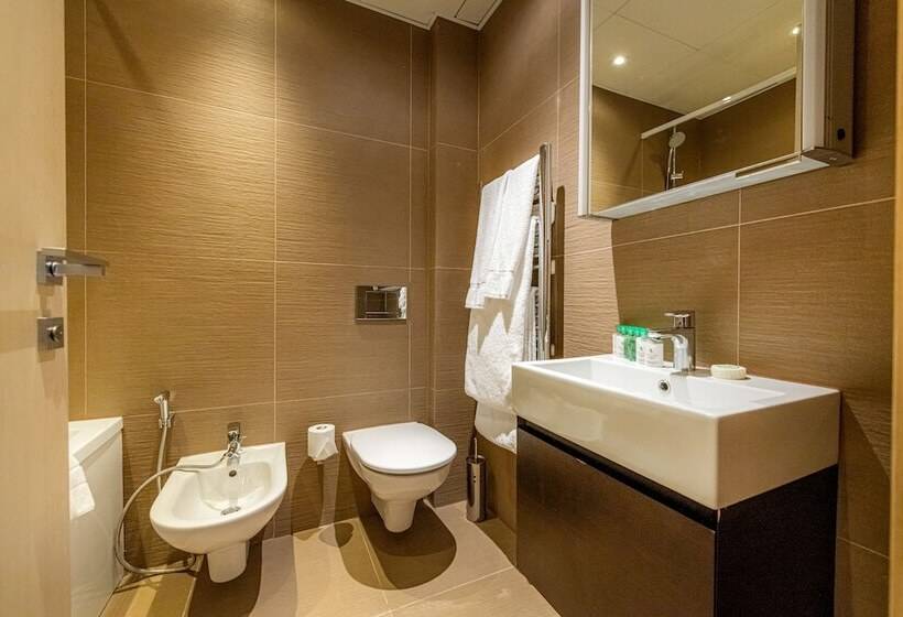 آپارتمان مدیریتی 2 خوابه, Claverley Court