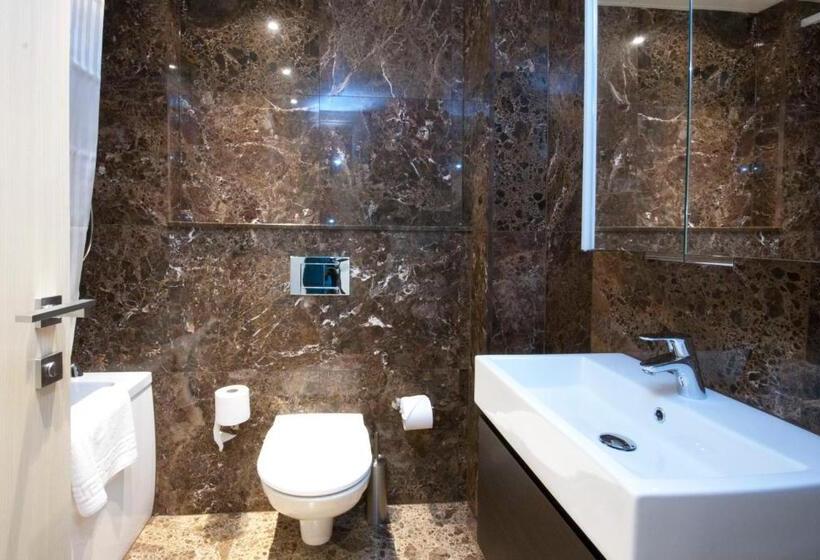 آپارتمان مدیریتی 2 خوابه, Claverley Court