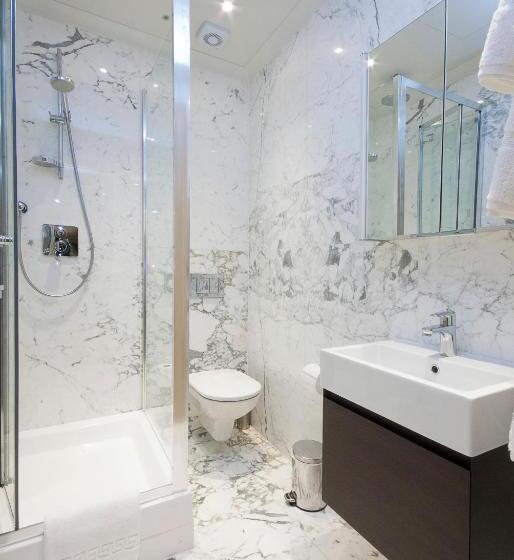 آپارتمان دلوکس 3 خوابه, Claverley Court