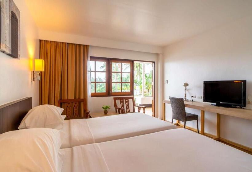수피리어 룸 측면 바다 전망, Best Western Phuket Ocean Resort