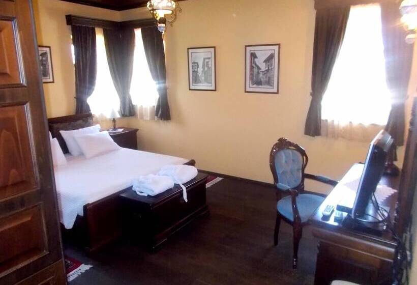 Family Suite, Estate Kalaitzis