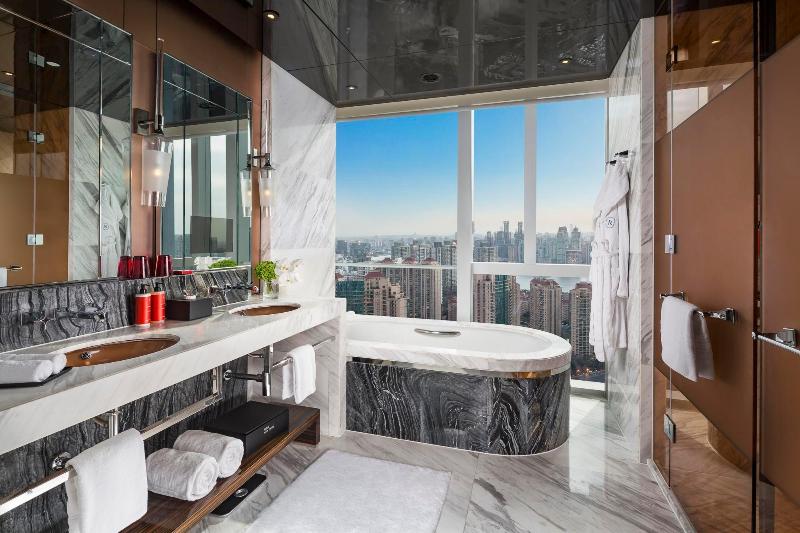 سوئیت جونیور با تخت بزرگ, Regent Shanghai Pudong   Complimentary First Round Minibar Per Stay   Including A Bottle Of Wine