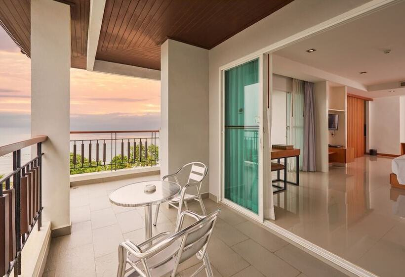 Люкс, Welcome World Beachfront Resort